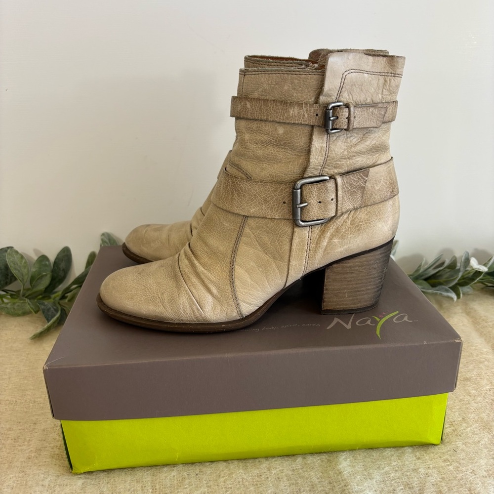 Naya Virtue leather boot in Bone slouch buckles women size 9.5 M